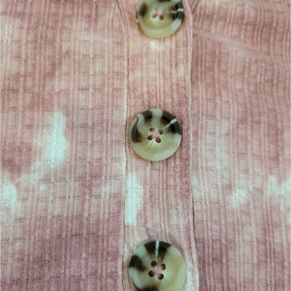 EC PINK AND WHITE V-NECK TIE DYE TOP WITH TORTOISE SHELL BUTTONS SZ. 1X - Picture 3 of 4